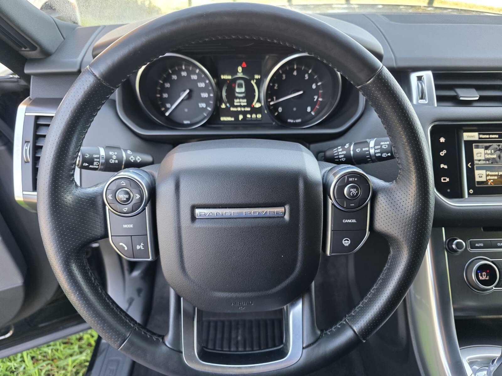 Used 2016 Land Rover Range Rover Sport SE AWD/4WD image 18