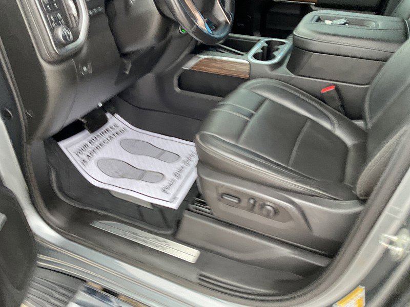 Used 2019 Chevrolet Silverado 1500 High Country w/ Technology Package image 16