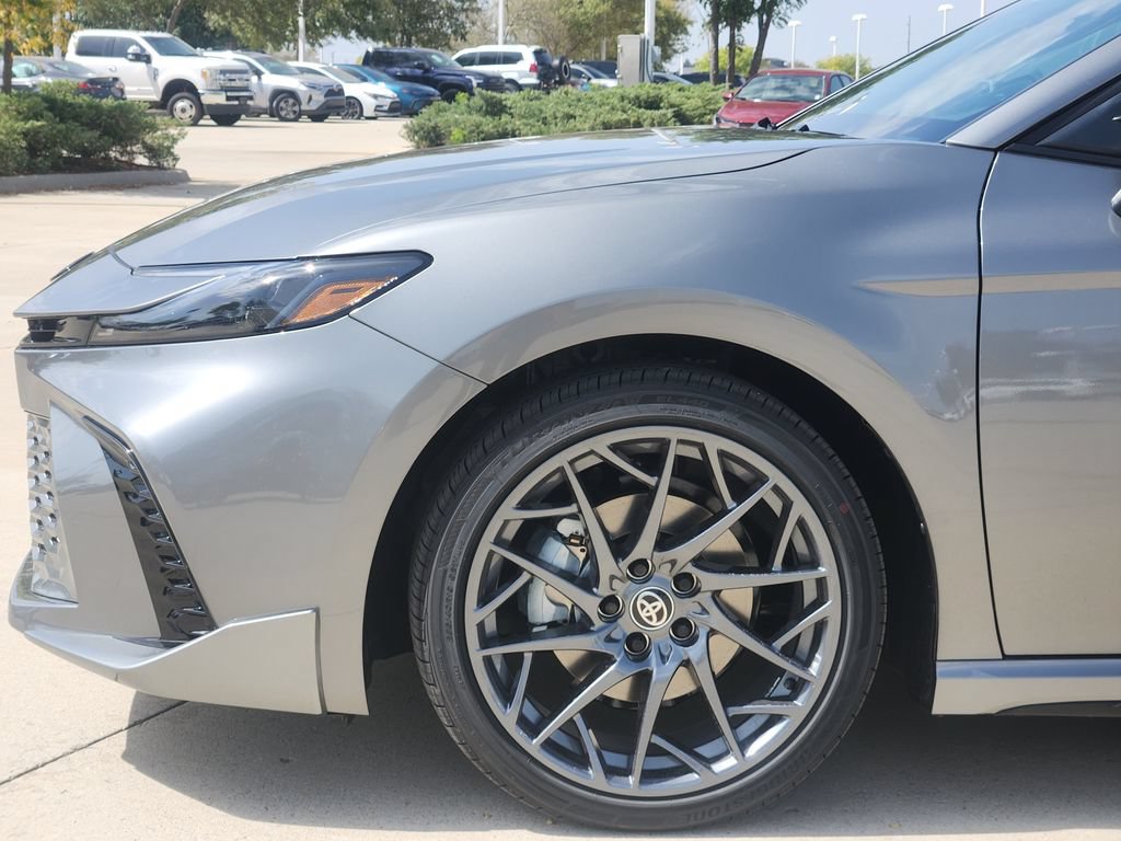 New 2026 Toyota Camry Hybrid FWD image 9