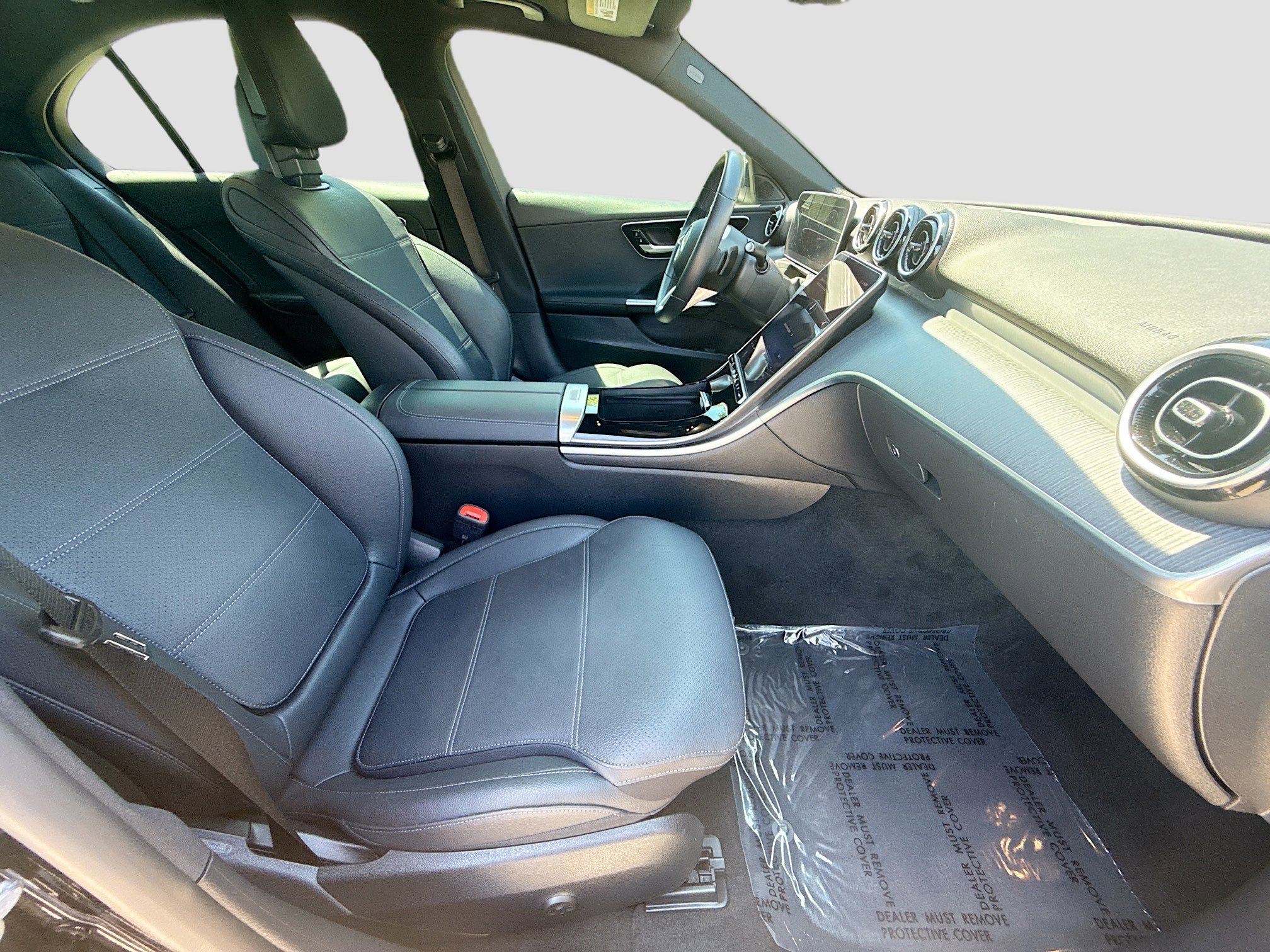 Used 2025 Mercedes-Benz C 300 Sedan image 29