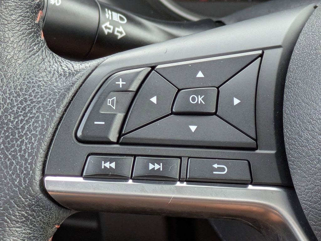 Used 2019 Nissan Kicks SR w/ SR Premium Package image 30