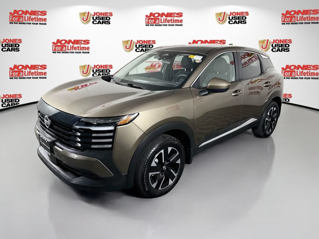 Used 2025 Nissan Kicks SV AWD/4WD image 12