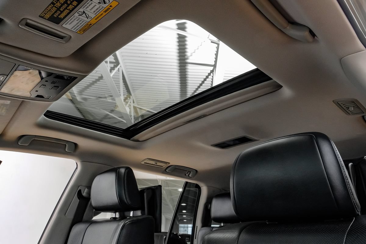 Used 2019 Lexus LX 570 4WD w/ Luxury Package image 5