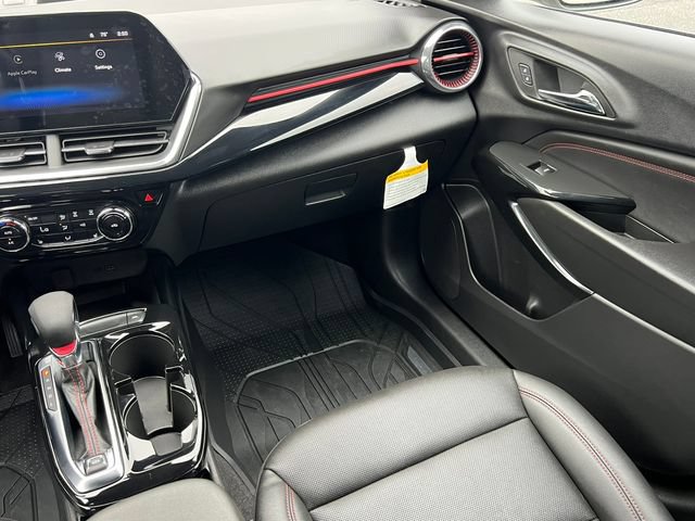 Used 2026 Chevrolet Trax RS w/ Sunroof Package FWD image 31