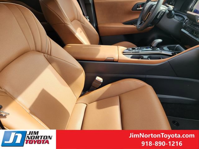 Used 2026 Toyota Crown Signia image 17