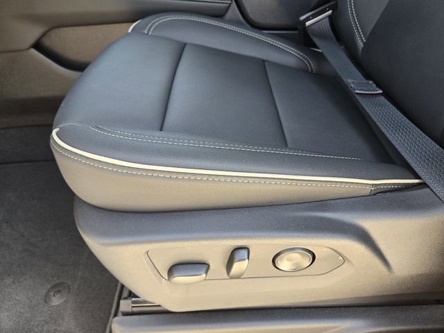 New 2026 Chevrolet Suburban Premier w/ Sun And Tow Package AWD/4WD image 19