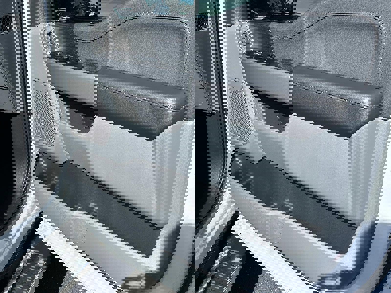 New 2025 Ford F150 Lariat w/ Equipment Group 502A High image 47