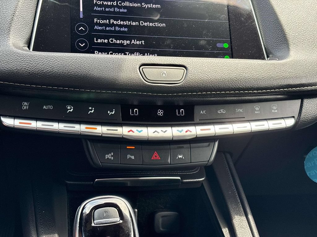 Used 2022 Cadillac XT4 Premium Luxury w/ Enhanced Visibility Package FWD image 29