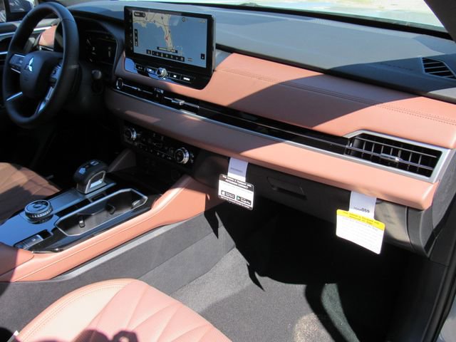 New 2026 Mitsubishi Outlander SEL FWD image 12