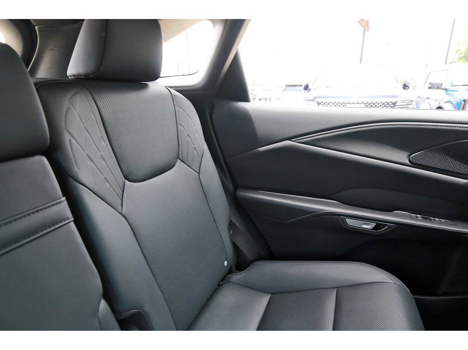 Used 2024 Lexus RX 350 Premium w/ Accessory Package (Z1) FWD image 10
