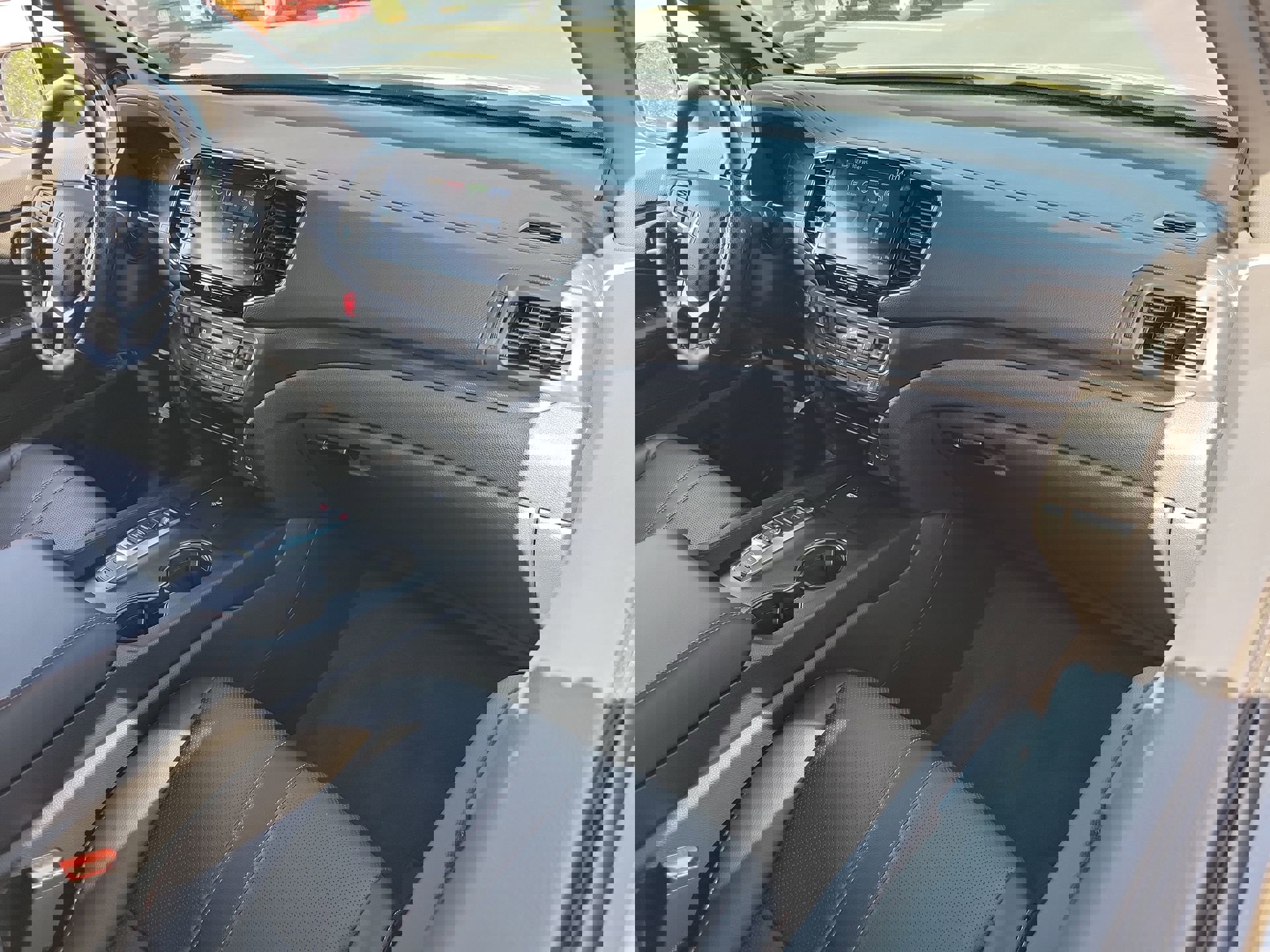 Used 2025 Honda Ridgeline TrailSport image 13