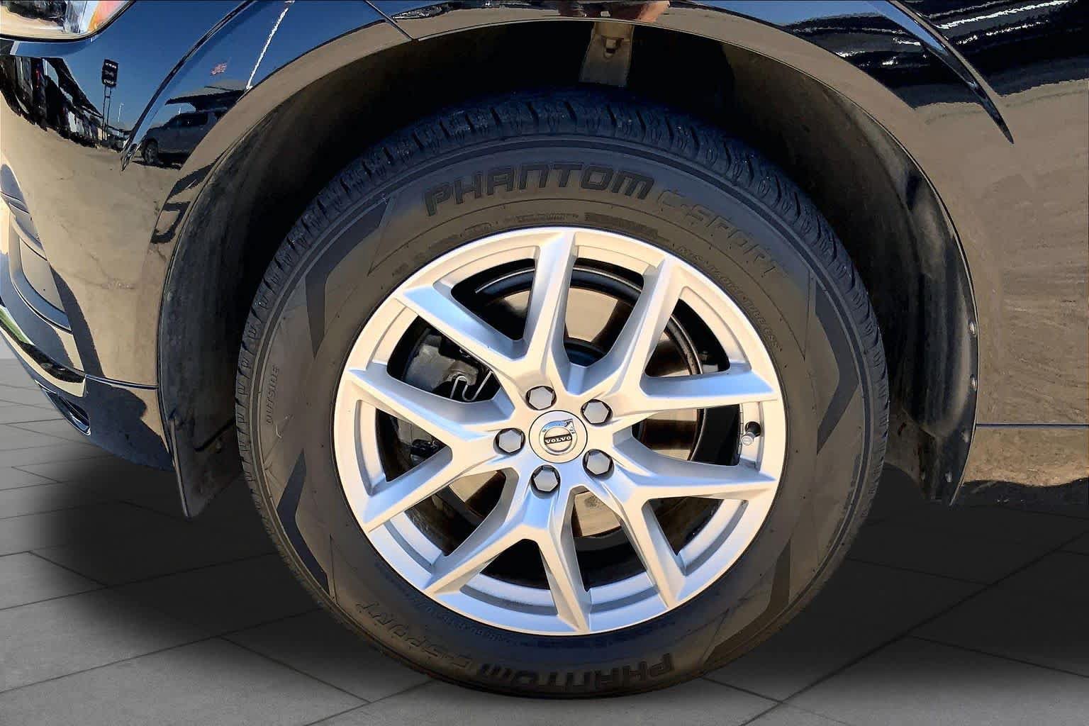 Used 2020 Volvo XC60 T5 Momentum AWD/4WD image 11