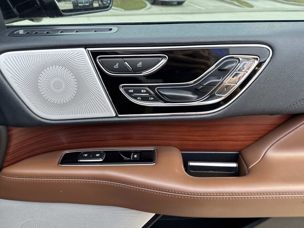 Used 2022 Lincoln Navigator L Reserve image 16