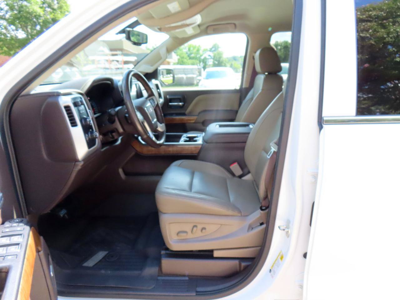 Used 2017 GMC Sierra 1500 SLT w/ SLT Premium Package AWD/4WD image 17