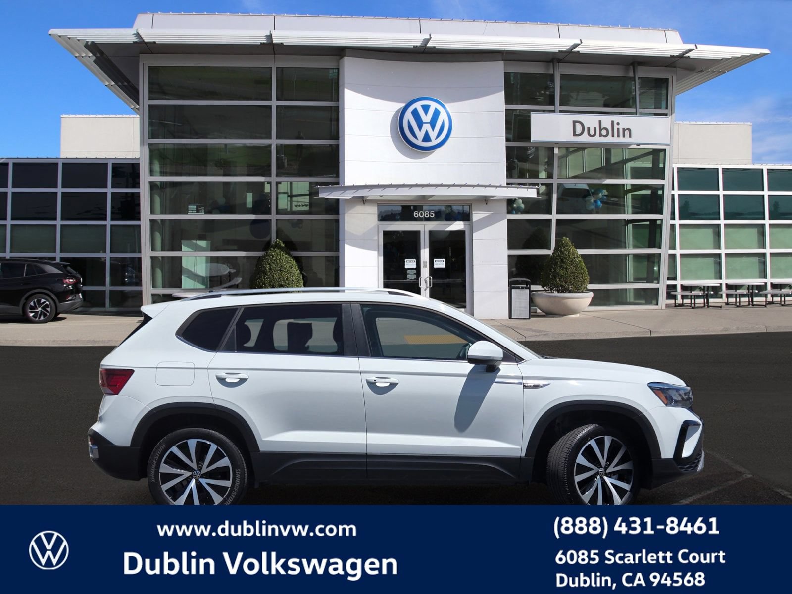 Used 2022 Volkswagen Taos SE AWD/4WD image 3