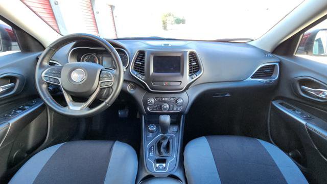 Used 2019 Jeep Cherokee Latitude w/ Cold Weather Group image 23