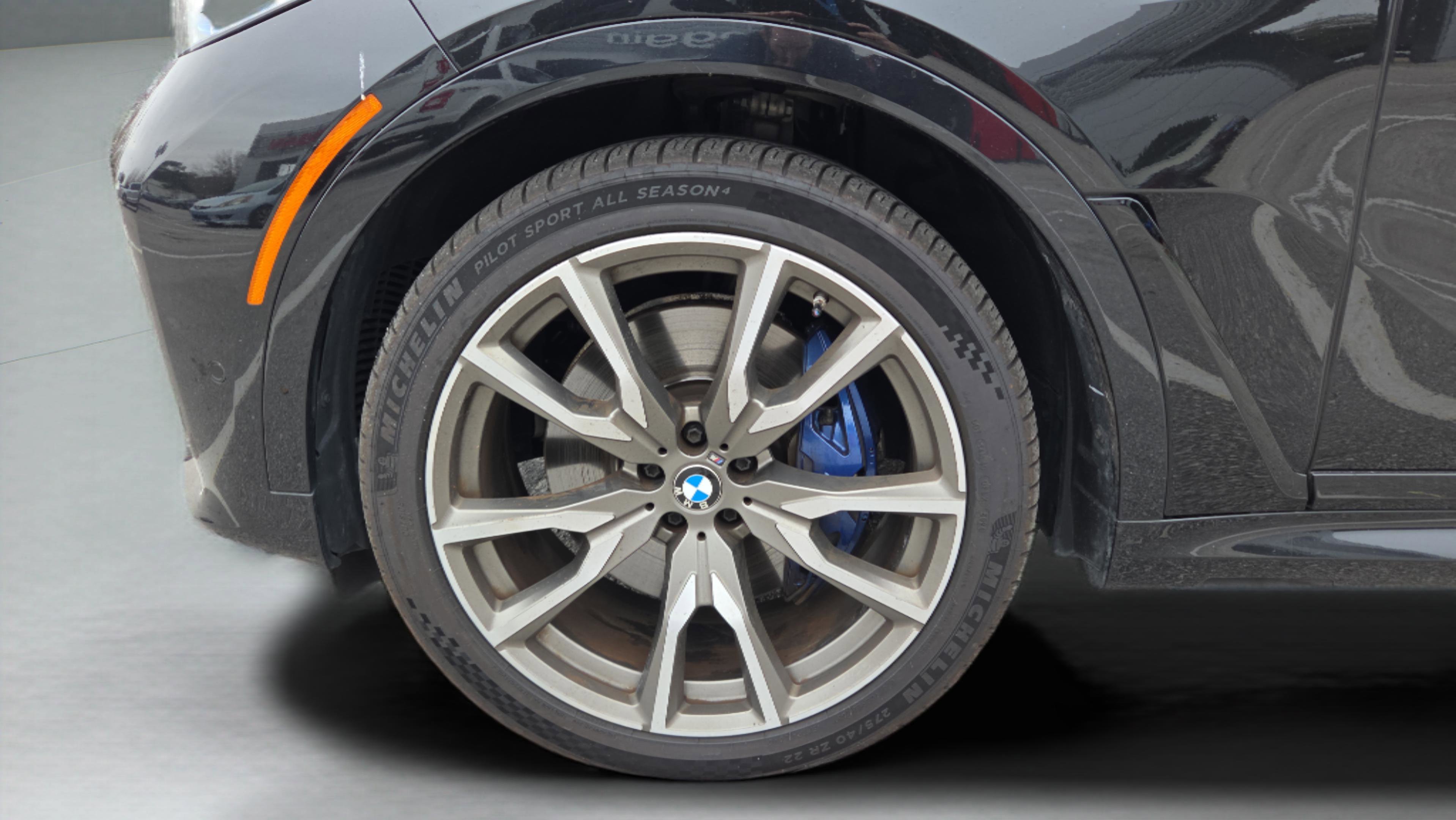 Used 2022 BMW X7 M50i w/ Luxury Seating Package image 10