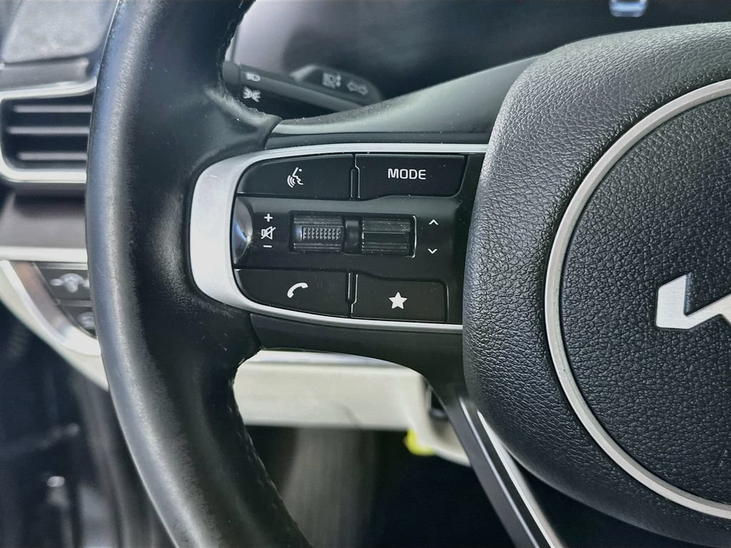 Used 2025 Kia Sportage EX w/ Premium Package FWD image 25