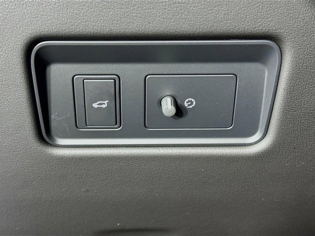 New 2026 Jaguar F-PACE SVR image 10