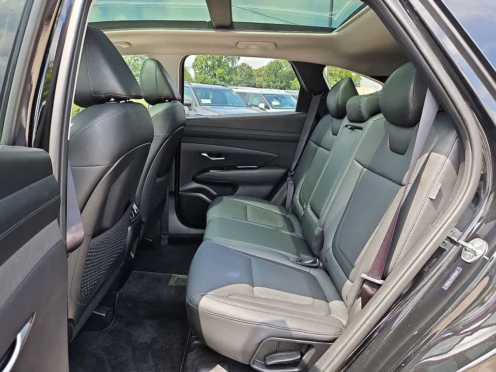 Used 2025 Hyundai Tucson Limited AWD/4WD image 9