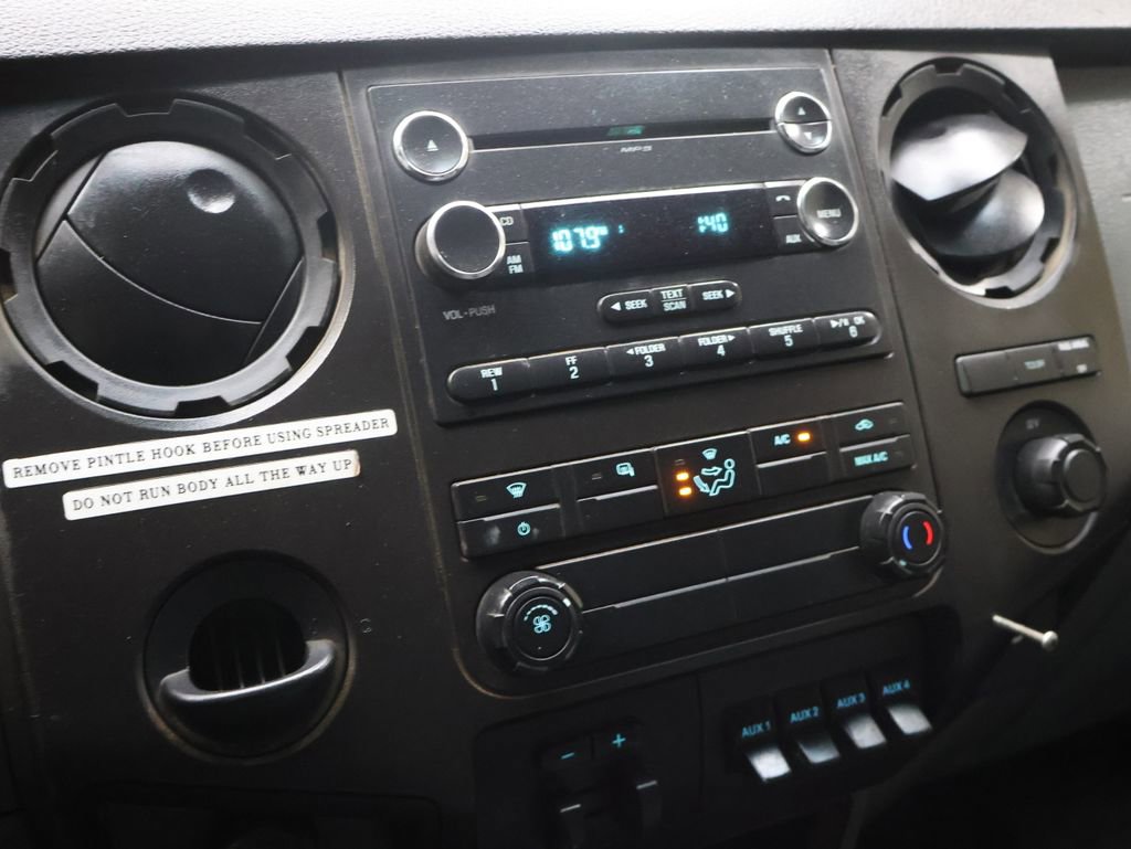 Used 2015 Ford F550 2WD Regular Cab Super Duty image 14