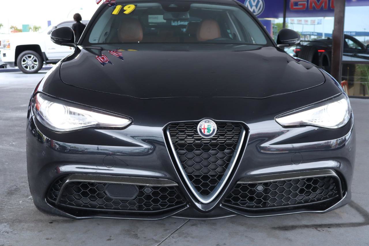 Used 2019 Alfa Romeo Giulia Ti Sport w/ Quick Order Package 22U Sport image 11