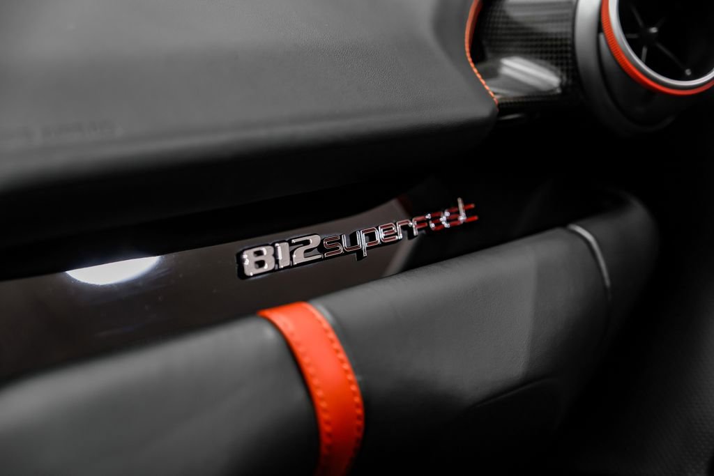Used 2019 Ferrari 812 Superfast RWD image 34