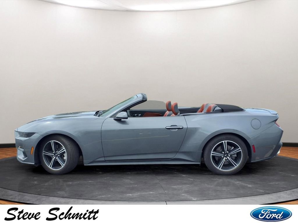 Used 2025 Ford Mustang Premium RWD image 2