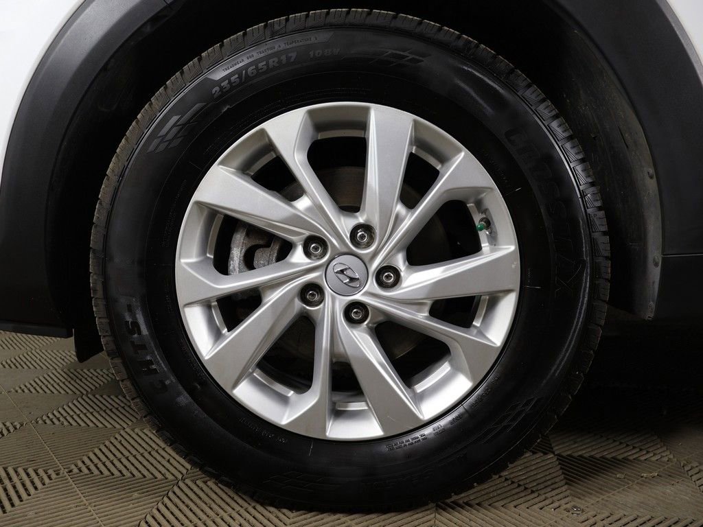 Used 2020 Hyundai Tucson SE image 16