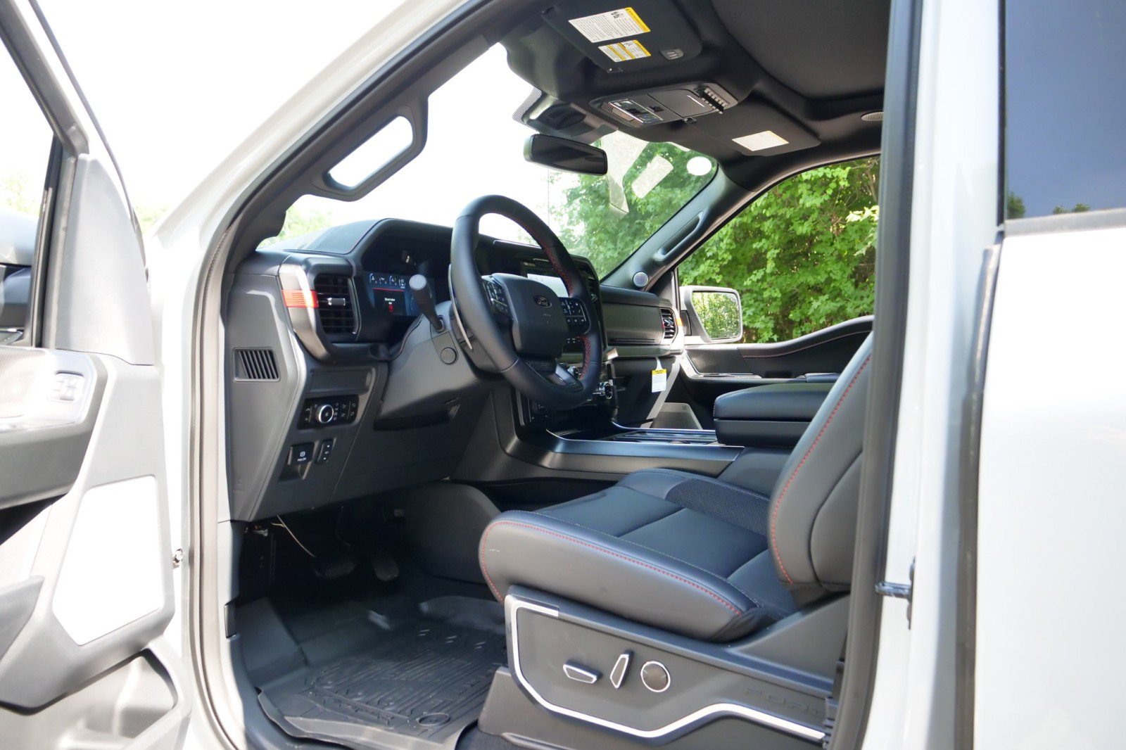 Used 2026 Ford F150 Raptor AWD/4WD image 30