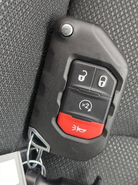 Used 2023 Jeep Wrangler Unlimited Sahara w/ LED Lighting Group AWD/4WD image 27