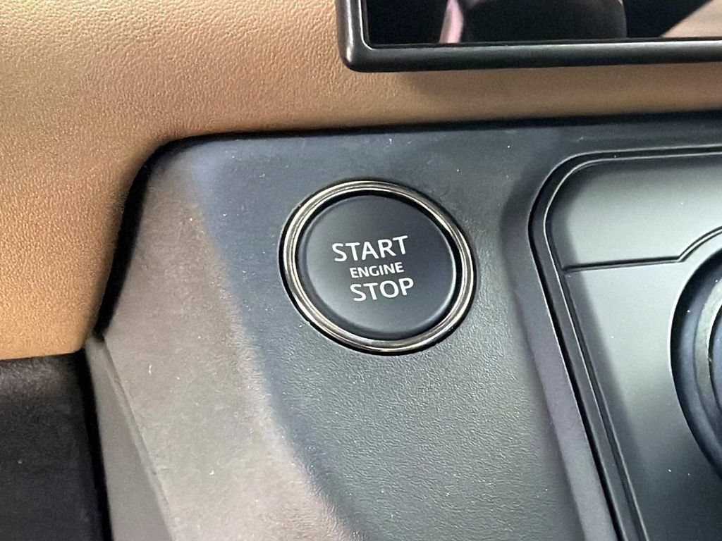 New 2026 Land Rover Defender 130 X-Dynamic SE AWD/4WD image 31