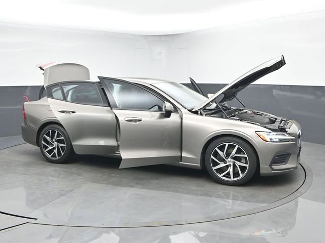 Used 2019 Volvo S60 T6 Momentum w/ Premium Package image 49