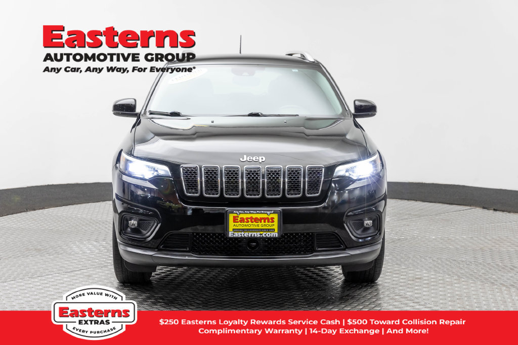 Used 2021 Jeep Cherokee Latitude Plus AWD/4WD image 3