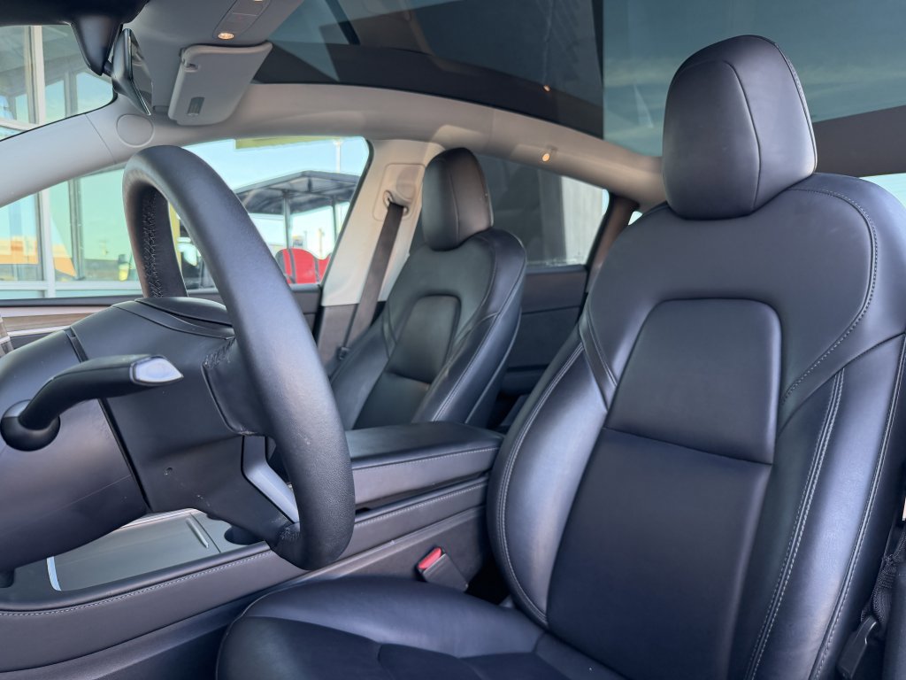 Used 2023 Tesla Model Y Performance image 37