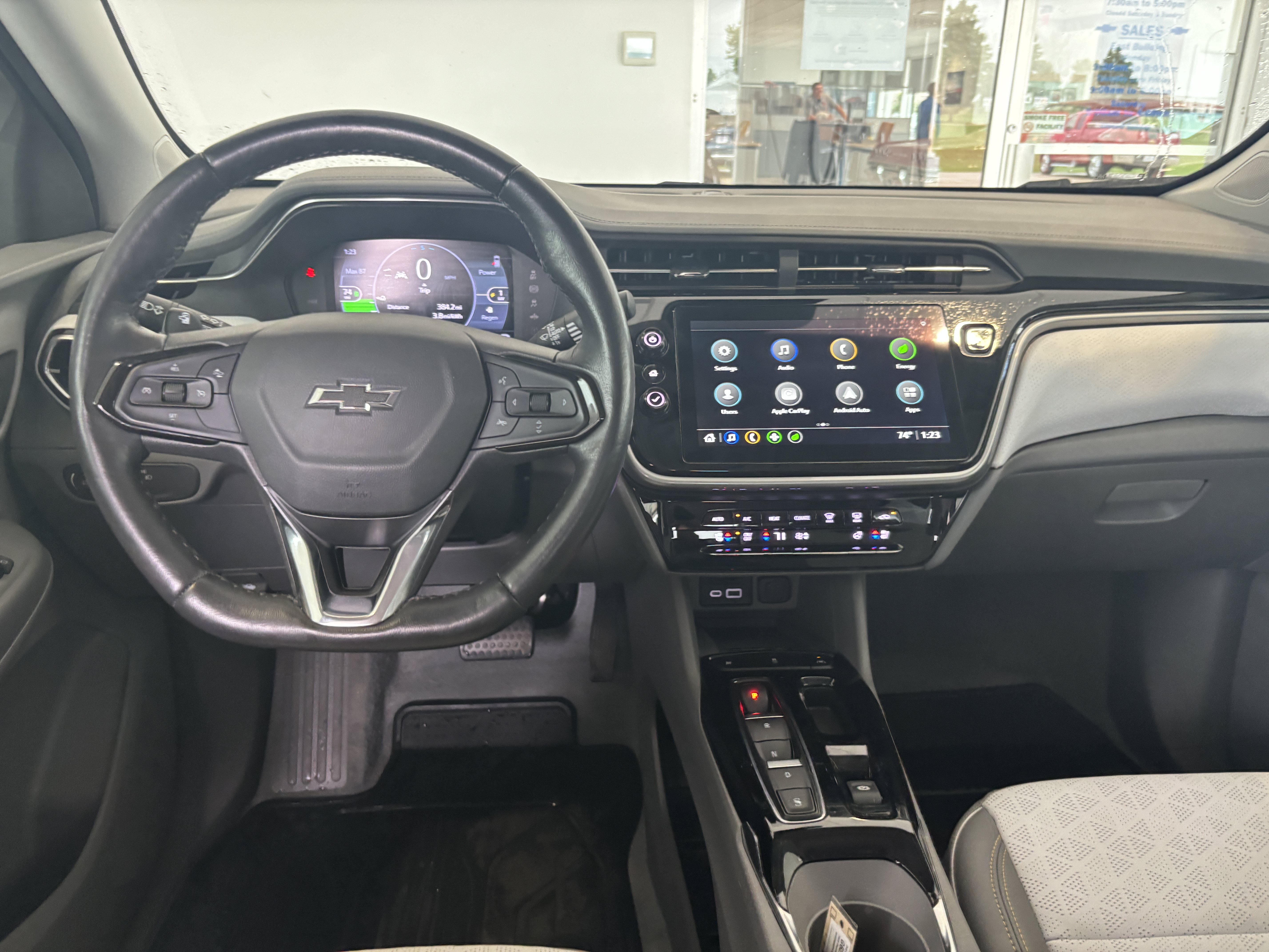 Used 2023 Chevrolet Bolt EUV Premier FWD image 3