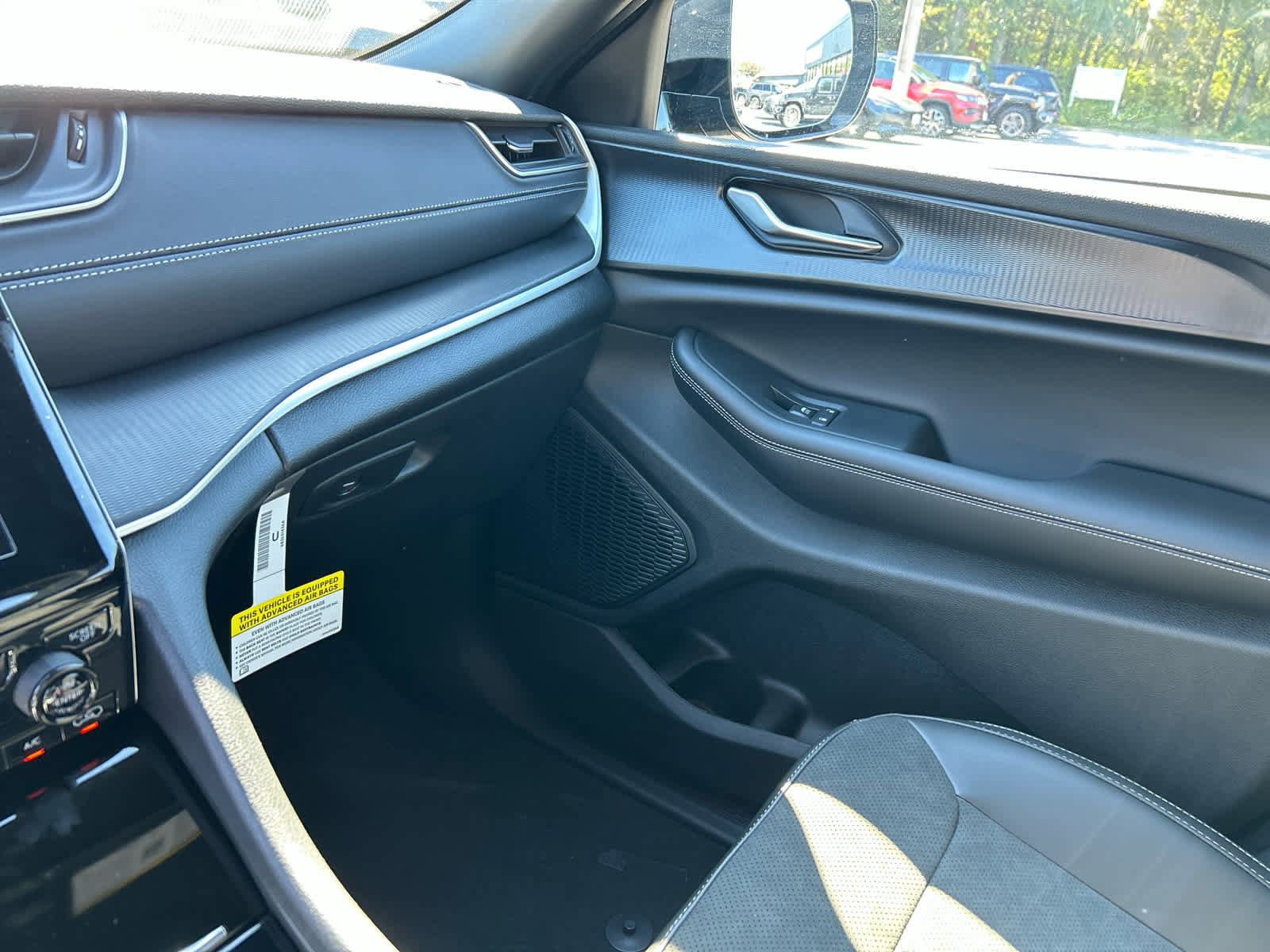 New 2025 Jeep Grand Cherokee Laredo image 29