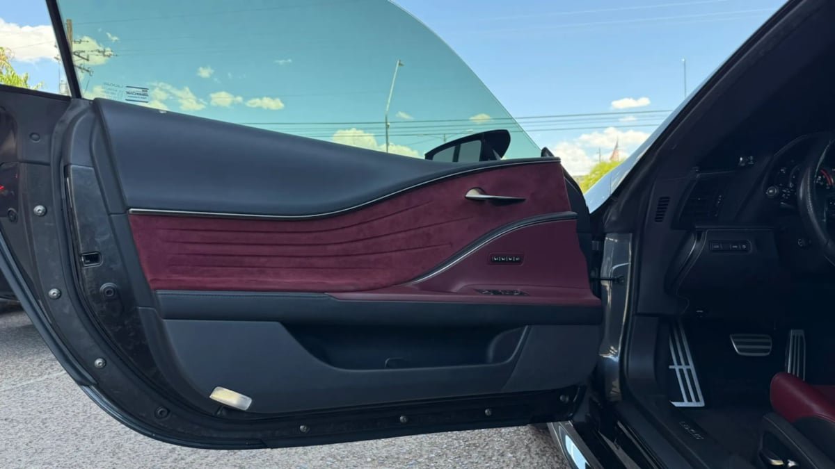 Used 2018 Lexus LC 500 Coupe w/ Touring Package RWD image 33
