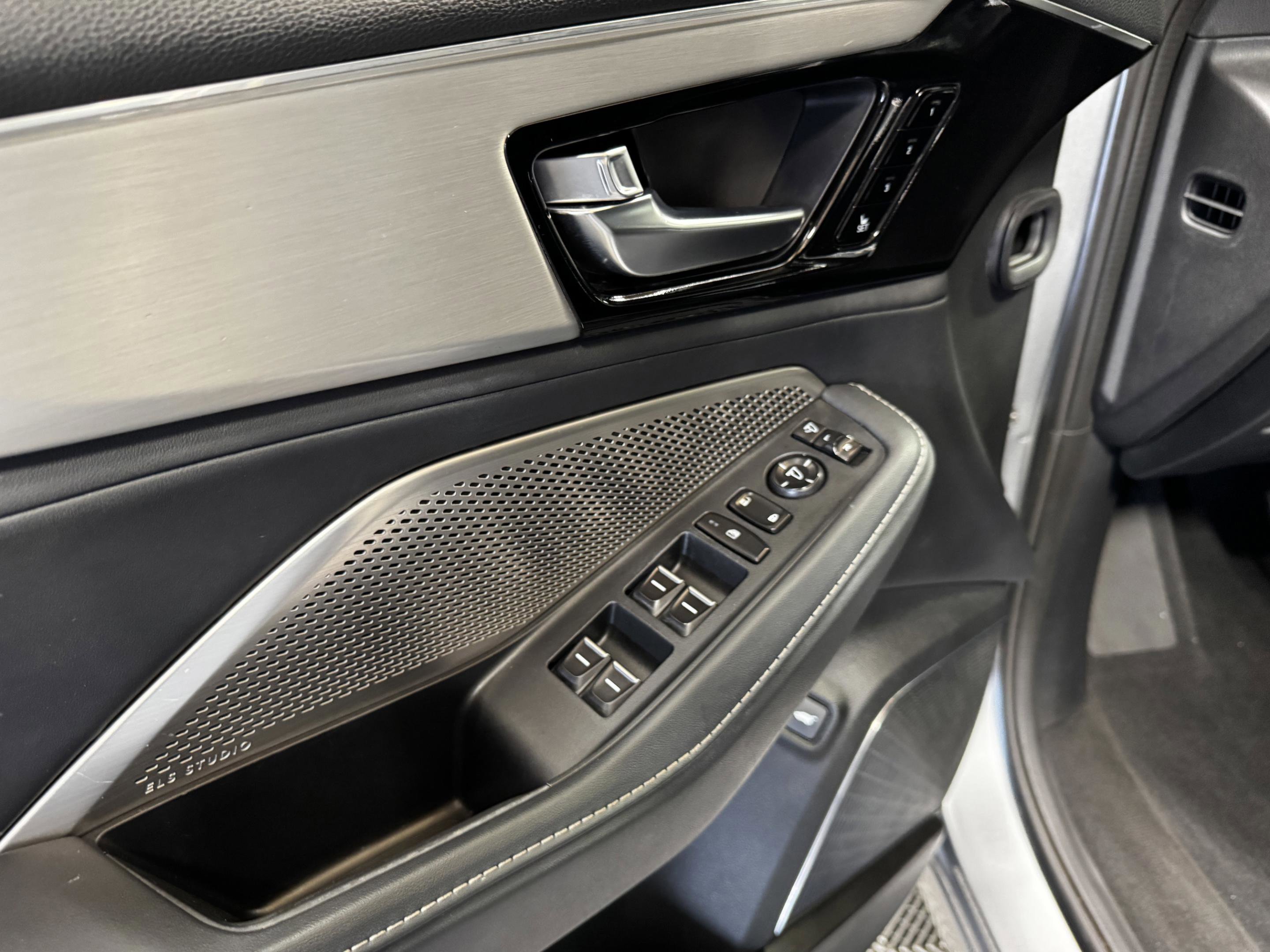 Certified 2023 Acura MDX FWD w/ Technology Package image 39