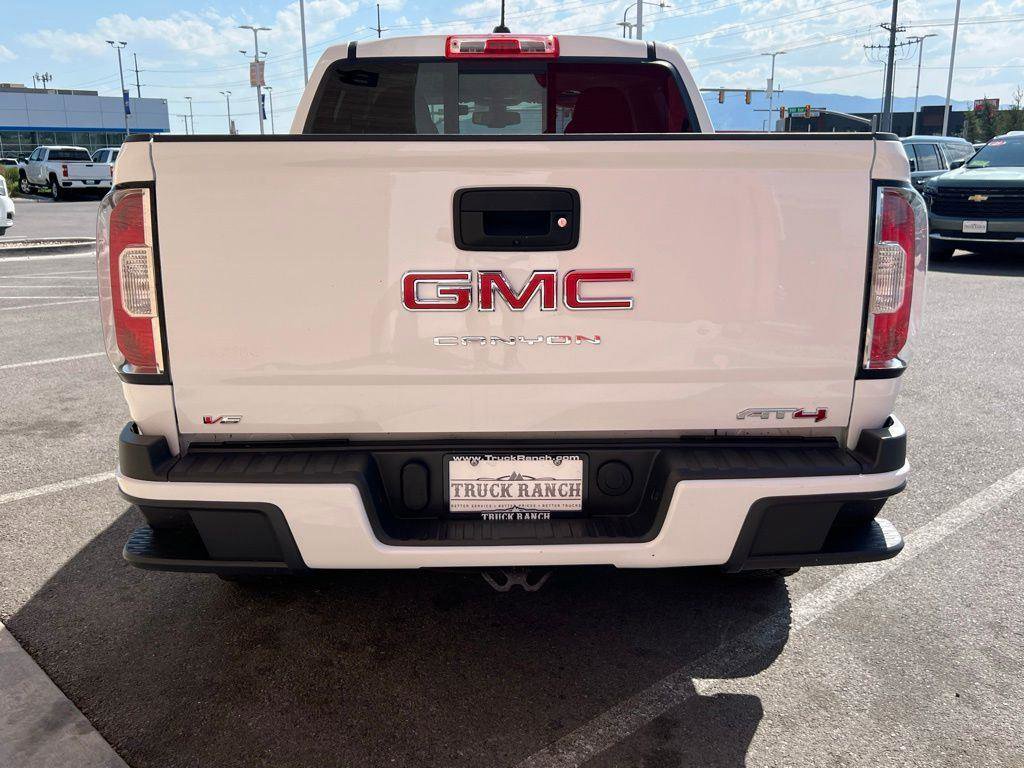 Used 2022 GMC Canyon AT4 image 3