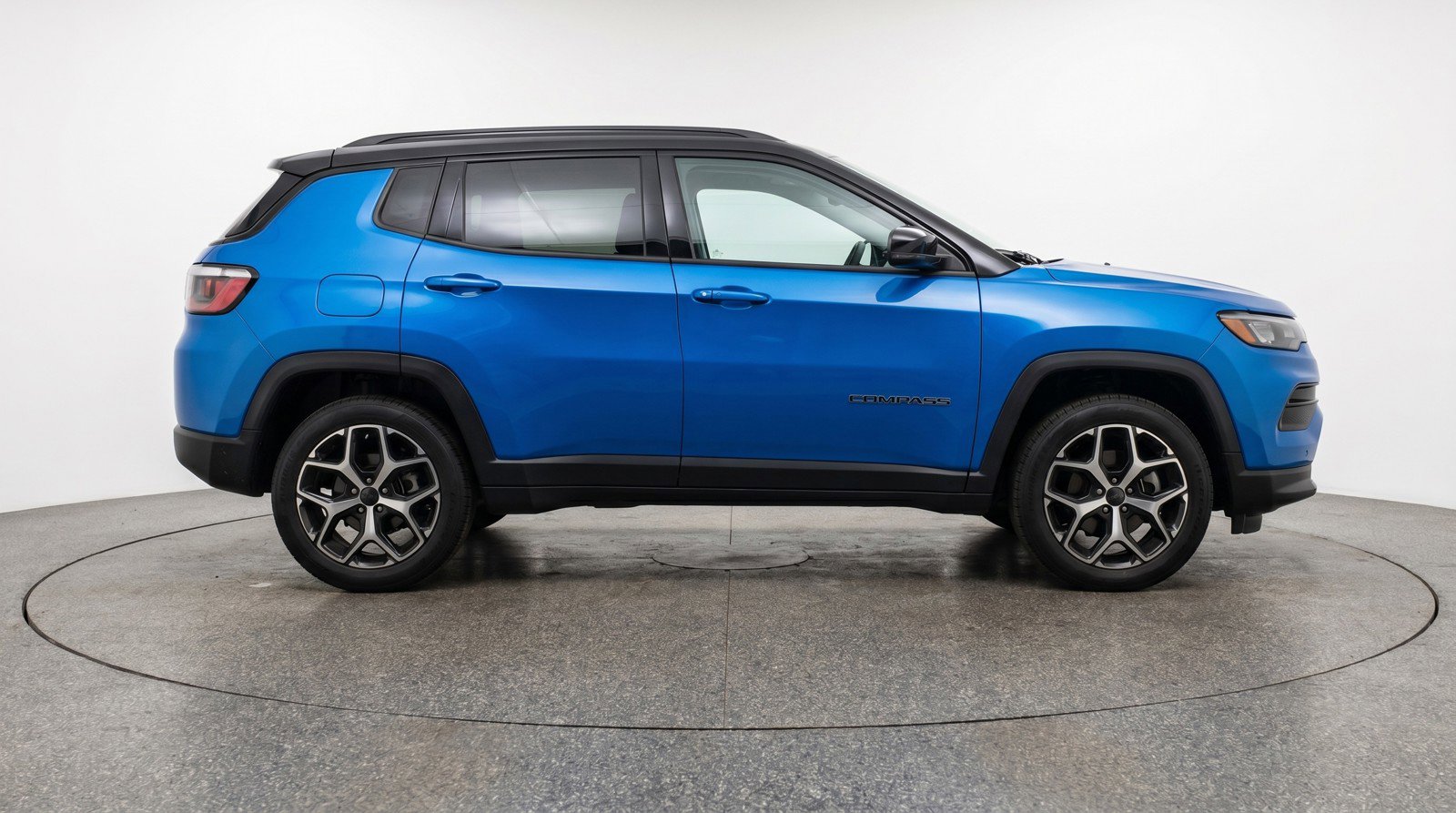Used 2025 Jeep Compass Limited AWD/4WD image 11