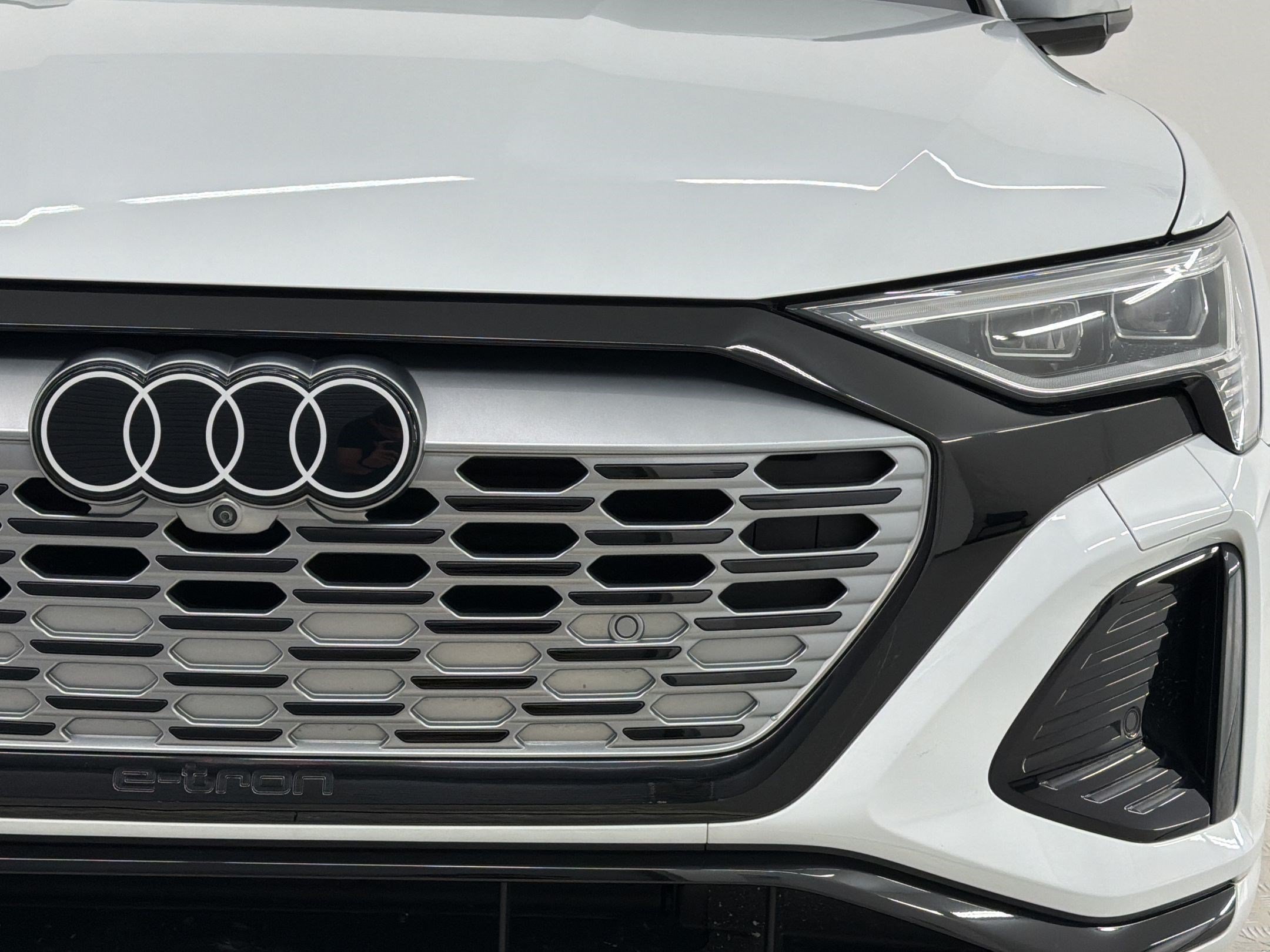 Used 2024 Audi Q8 e-tron Premium Plus w/ Premium Plus Package AWD/4WD image 27