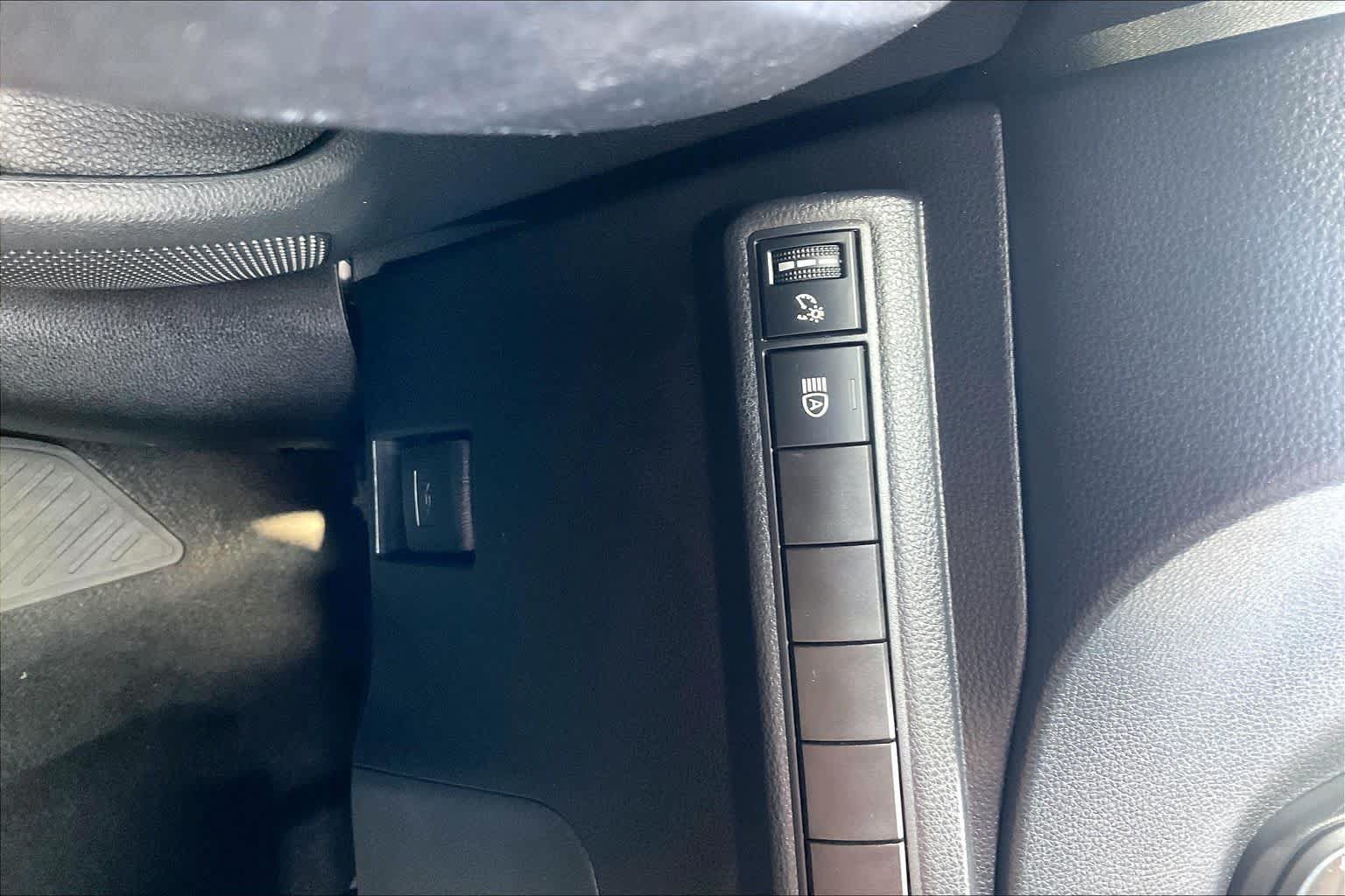 Used 2025 Toyota Corolla LE FWD image 33