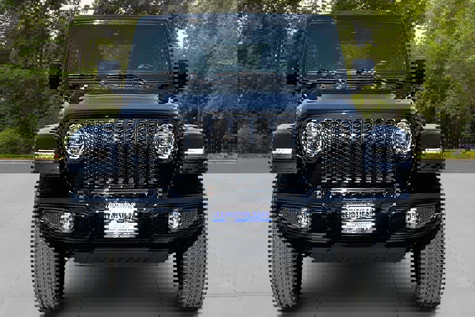 Used 2022 Jeep Wrangler Unlimited Sahara image 2