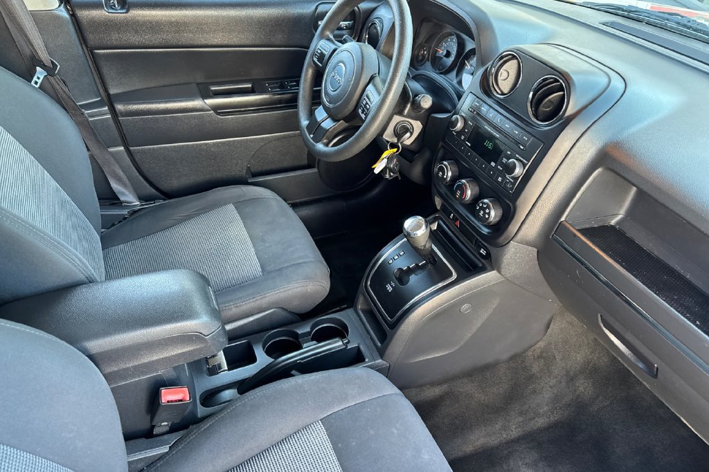 Used 2016 Jeep Patriot Sport w/ Power Value Group AWD/4WD image 18