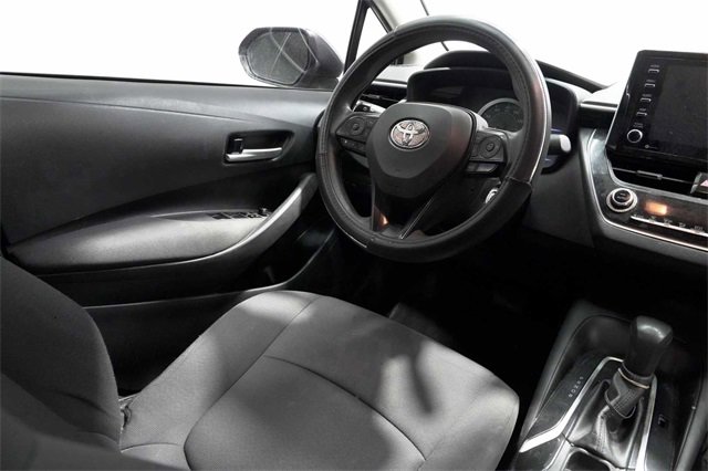 Used 2021 Toyota Corolla LE image 23