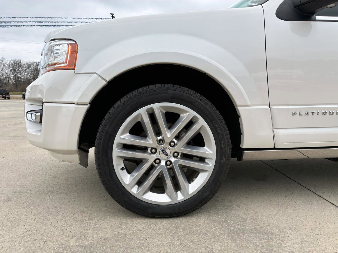 Used 2017 Ford Expedition EL Platinum image 7