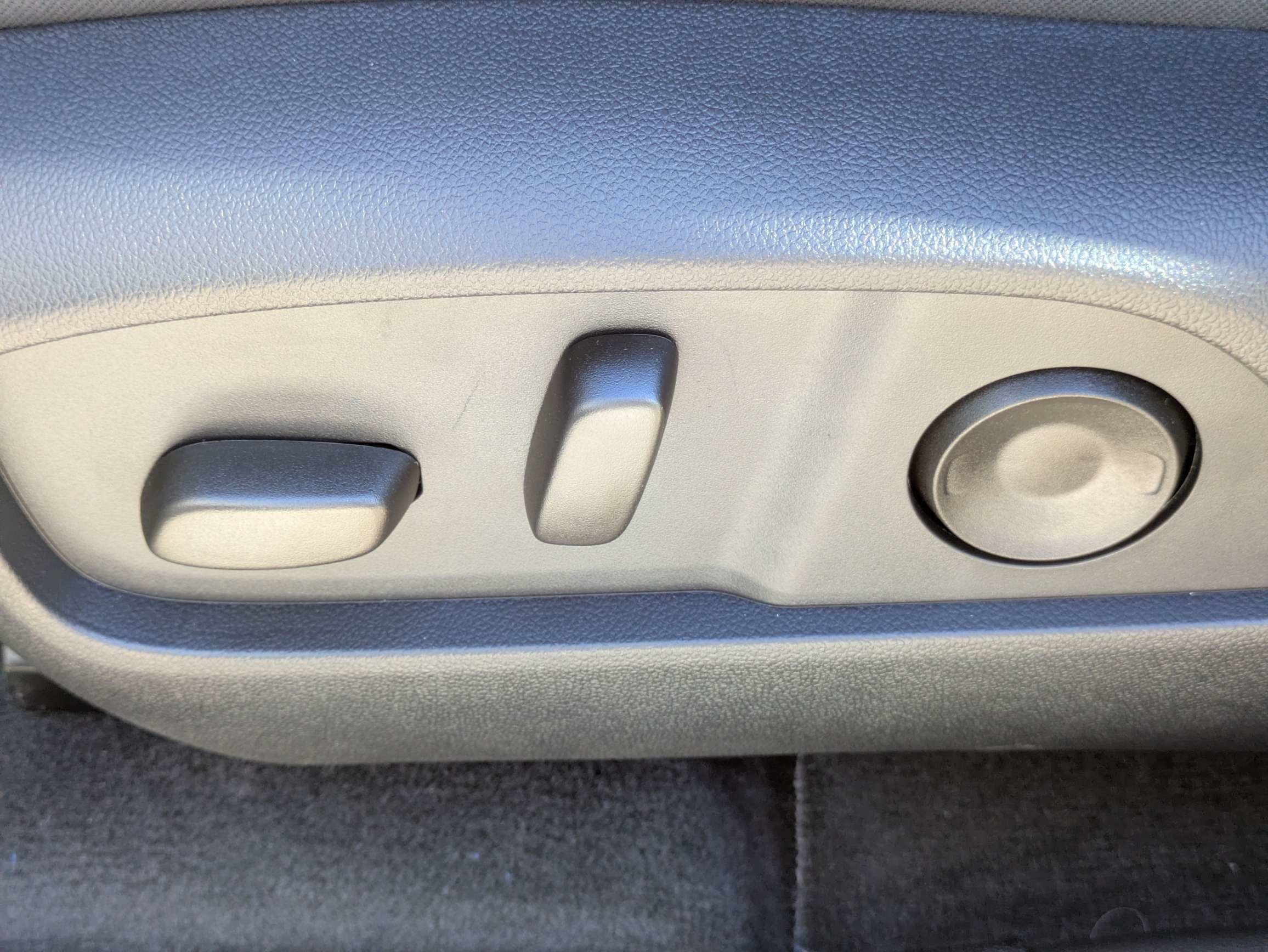 New 2027 Chevrolet Equinox LT w/ Convenience Package II FWD image 13