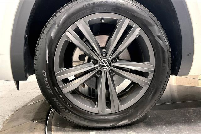 Used 2021 Volkswagen Atlas Cross Sport SE w/ Panoramic Sunroof Package FWD image 8
