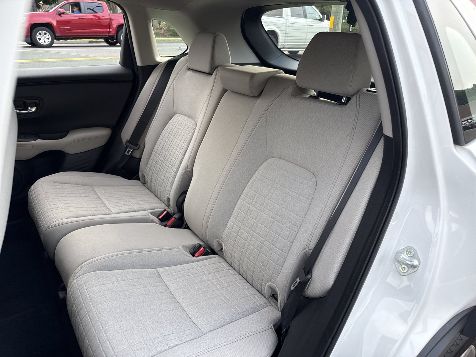 Used 2024 Honda HR-V LX image 27